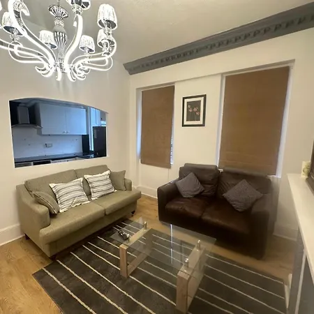 First Floor One Bed Apartment In Central West Londres Exterior foto