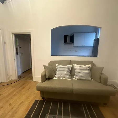 First Floor One Bed Apartment In Central West Londres Exterior foto
