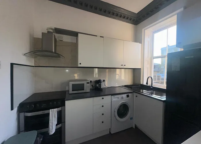 First Floor One Bed Apartment In Central West London